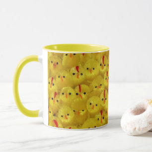 Taza Cute Yellow Easter Toy Chicks Patrón moderno
