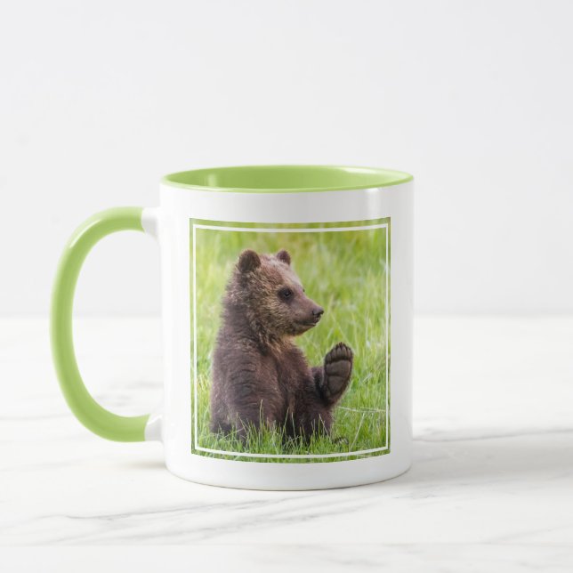 Taza Cutest Baby Animals | Brown Bear Cub Wave (Izquierda)