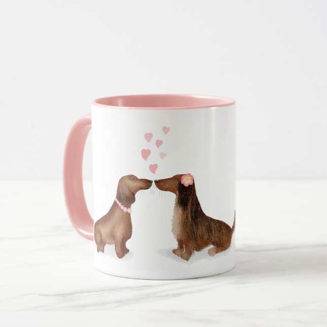 Taza Dachshunds en el fango personalizado del amor (dos (Anverso izquierdo)