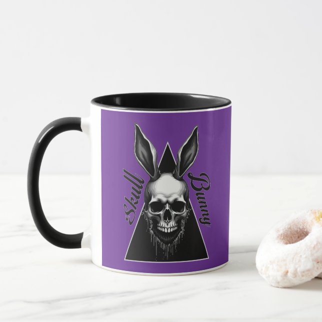 Taza Dark Bunny – Gothic Easter Art - caneca (Con donut)