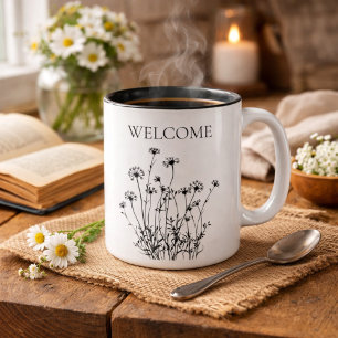Taza de bienvenida con flores silvestres sencillas