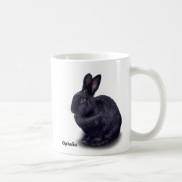 Taza de BunnyLuv que ofrece a Ofelia