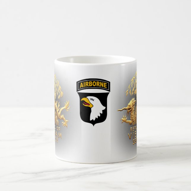 Taza De Café 101ª Dragón de servicio aerotransportado y vietnam (Centro)