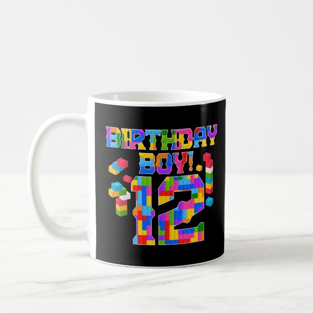 Taza De Café 12.º cumpleaños Niño de 12 años de edad que constr (Izquierda)