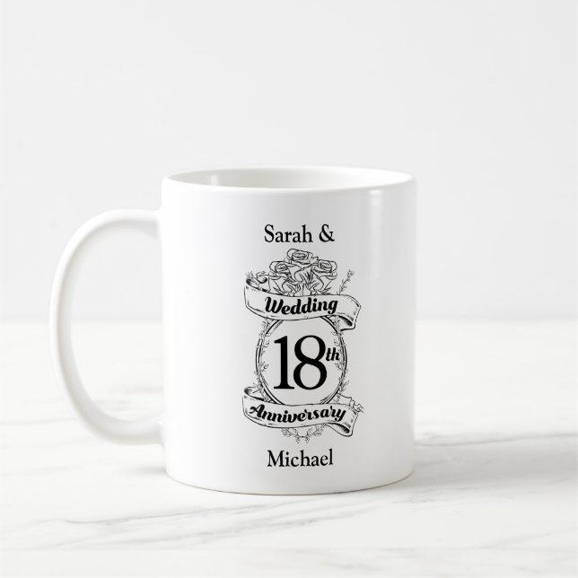 Taza De Café 18° Aniversario Boda Rosas blancas y negras (Izquierda)
