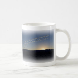 Taza De Café 1 Samuel 15:22 Frontera blanca de puesta de sol