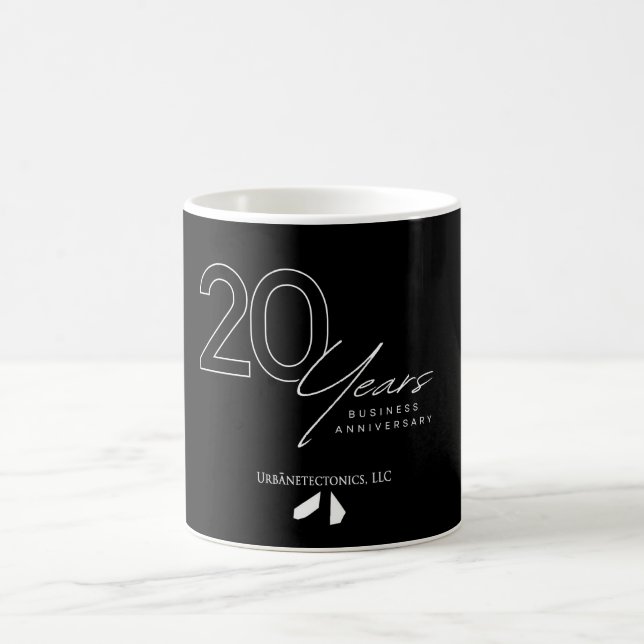 Taza De Café 20 Aniversario del café Mug B & W (Centro)