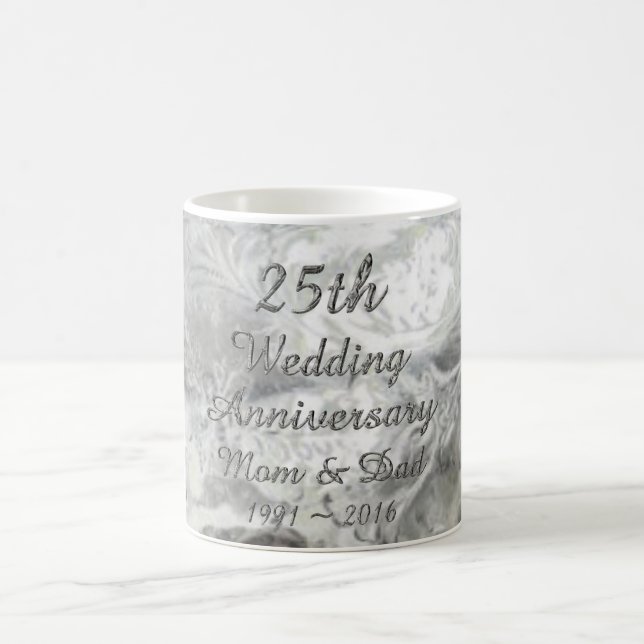 Taza De Café 25to Tipografía de plata elegante del aniversario (Centro)