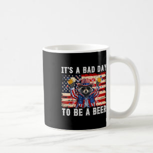 Taza De Café 4 de julio es un mal día conseguir un mapache de c
