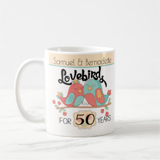 Taza De Café 50.o Lovebirds del aniversario de boda de encargo