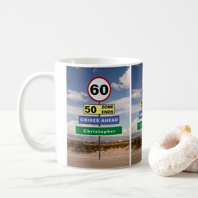 Taza De Café 60.º cumpleaños Divertidos Rótulos de viaje por ca (Con donut)