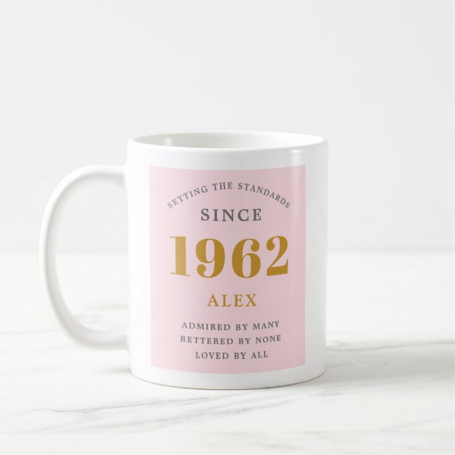 Taza De Café 60.º Nacimiento 1962 Moda Gris Rosa Elegante (Izquierda)