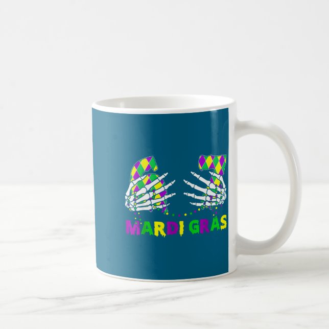 Taza De Café 67 Mardi Gras Skeleton Hands Fleur De Lis 6 7 Meme (Derecha)