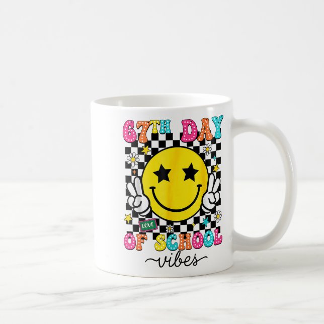 Taza De Café 67th Day Of School Vibes 67 Meme Cute Smile Face 6 (Derecha)