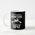 Taza De Café 80 Year Old Deer Hunter 80th Birthday 1942 Hunting<br><div class="desc">80 Year Old Deer Hunter 80th Birthday 1942 Hunting Long Sleeve</div>