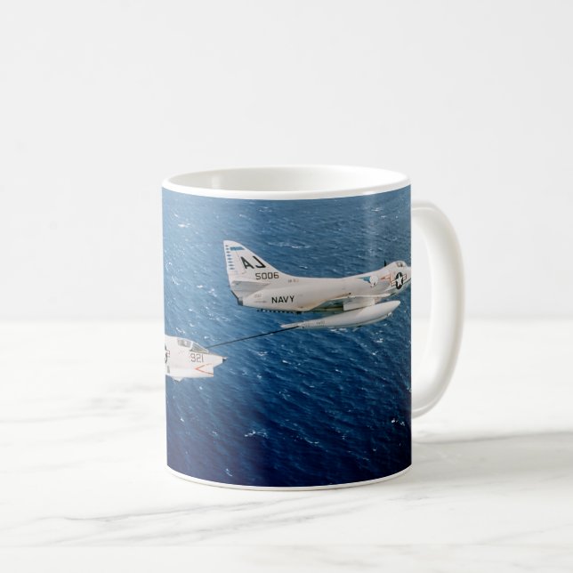 TAZA DE CAFÉ A-4B SKYHAWK (Anverso derecho)