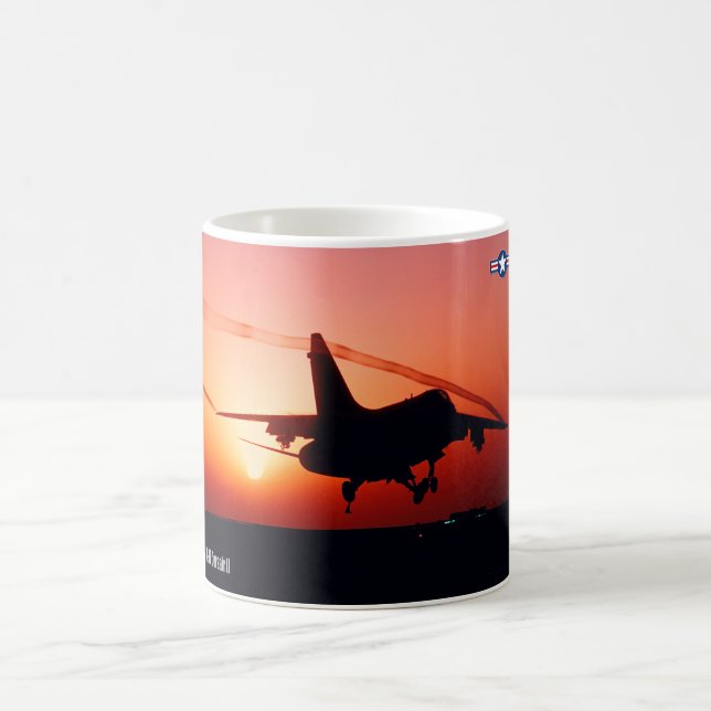TAZA DE CAFÉ A-7E CORSAIR II (Centro)