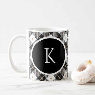 Taza de café a cuadros negra blanca y dorada con i