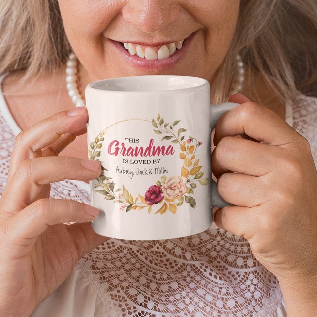 Taza De Café A esta abuela le encanta | Floral Wreath Nana (Subido por el creador)