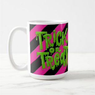 Taza de café a rayas rosa y negro 'Truco o trato'