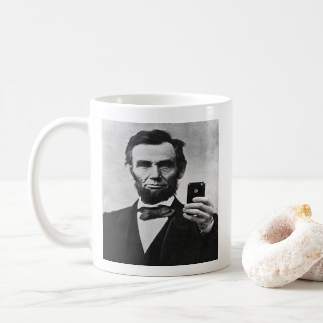 Taza De Café Abe Lincoln con teléfono celular (Con donut)