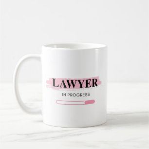 Taza De Café Abogado en Progreso – Elegante Pincelada Rosa