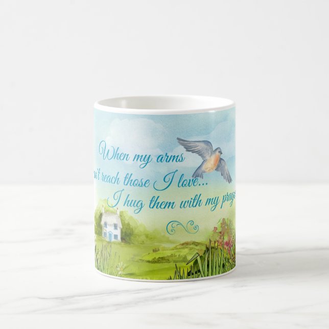 Taza De Café Abrazo de usted con mi tarjeta de los rezos (Centro)