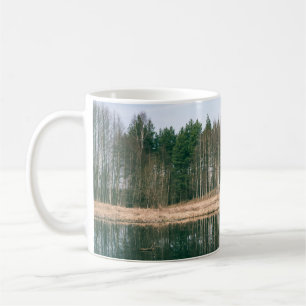 Taza De Café Abstract reflections of beautiful trees in the lak