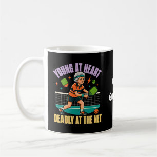 Taza De Café Abuela de Pickleball Divertida, Joven de Corazón, 