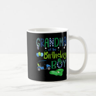 Taza De Café Abuela del niño cumpleañero amante del golf hoyo e