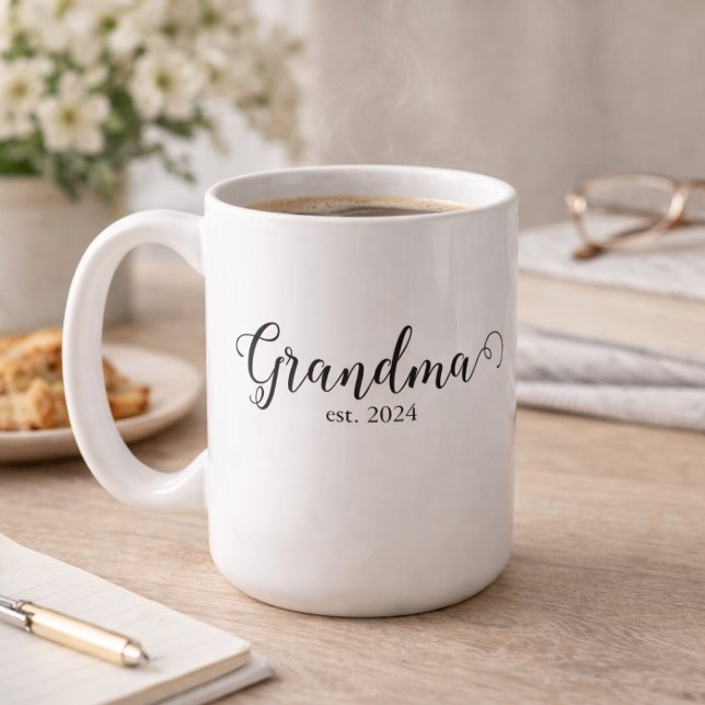 Taza De Café Abuela Est Moderno Script Fecha Personalizada Negr (Subido por el creador)