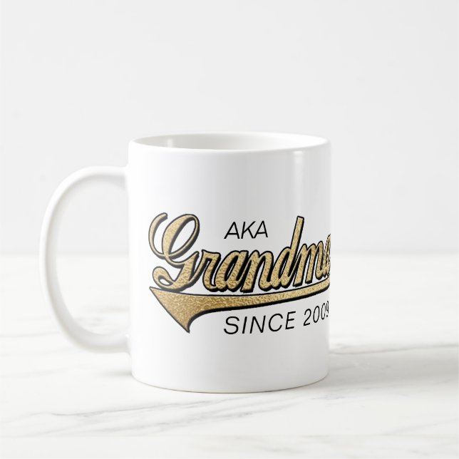 Taza De Café Abuela Mug "AKA Grandma Since..." (Izquierda)