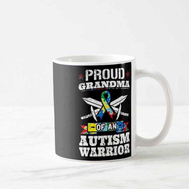 Taza De Café Abuela Orgullosa De Un Guerrero Del Autismo Awaren (Derecha)