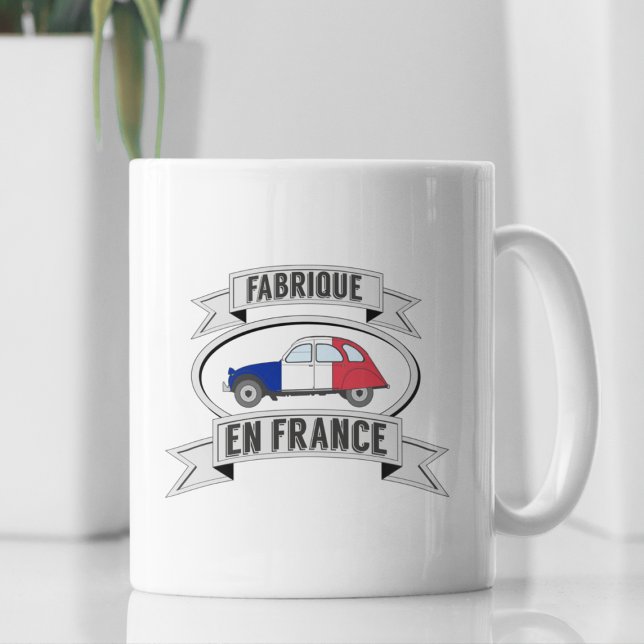 Taza De Café Abzeichen Oldtimer 2cv fabrique en France (2CV Mug in Black with a Red White Blue Deux Chevaux Illustration)