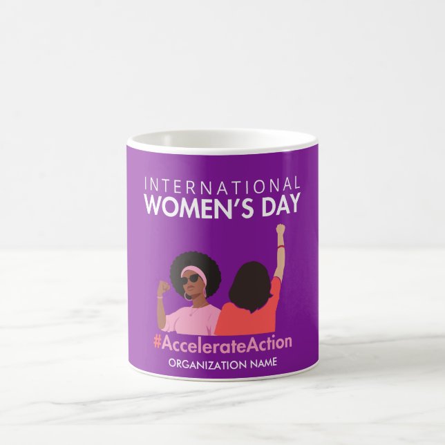Taza De Café Acelere el Día Internacional de la Mujer 2025 (Centro)