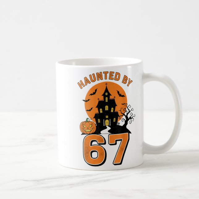 Taza De Café Acosado Por 67 Graciosos Halloween (Derecha)