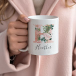 Taza De Café Acuarela floral Mug inicial - H<br><div class="desc">¡¡¡Dale esta hermosa taza como regalo a tu fiesta nupcial,  madre o amiga!!</div>