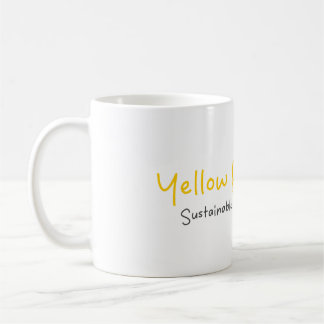 Taza de café adorable con cita de poder amarillo