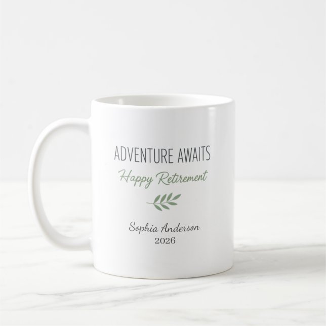 Taza De Café Adventure Awaits Retirement Personalized (Izquierda)