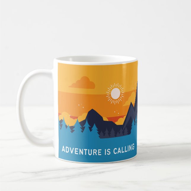 Taza De Café Adventure está llamando a salir y explorar Mug (Izquierda)