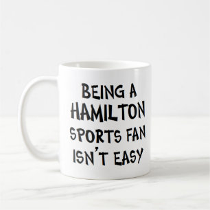 Taza De Café aficionado de los deportes de Hamilton, siendo