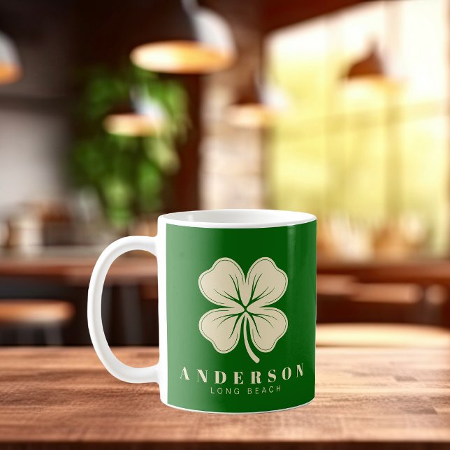 Taza De Café Afortunado irlandés con cuatro hojas de trébol con (Subido por el creador)
