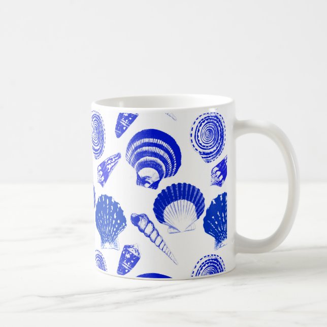 Taza De Café Aguas de mar - azul cobalto sobre un fondo blanco (Derecha)