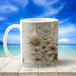 Taza De Café Aguas Marinas En Arena Playa