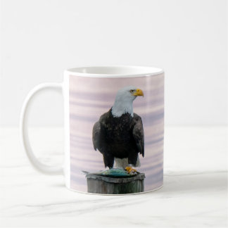Taza De Café Águila calva con pescado en el muelle - "Marge the