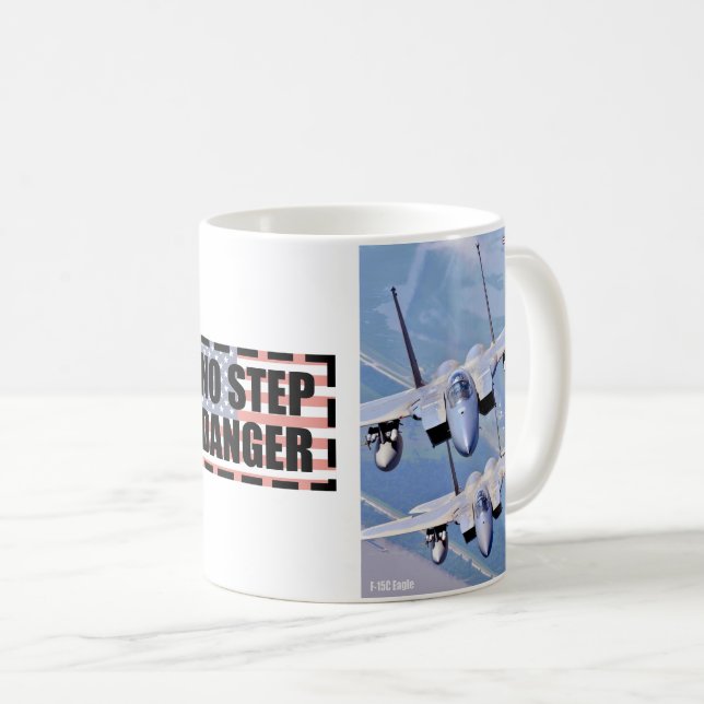 TAZA DE CAFÉ ÁGUILA F-15C: SIN PELIGRO DE PASO (Anverso derecho)