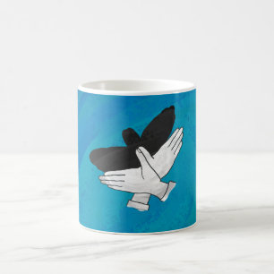 Taza De Café Águila Sombra Sobre El Azul