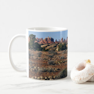 Taza De Café Agujas desde el sendero Pothole Point en Canyonlan