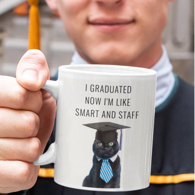 Taza De Café Ahora soy como un regalo de graduación inteligente (Subido por el creador)