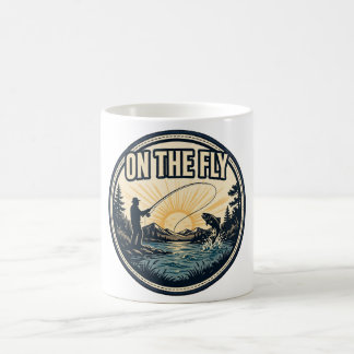 Taza De Café Al Vuelo — Pescador de Mosca Lanzando al Amanecer